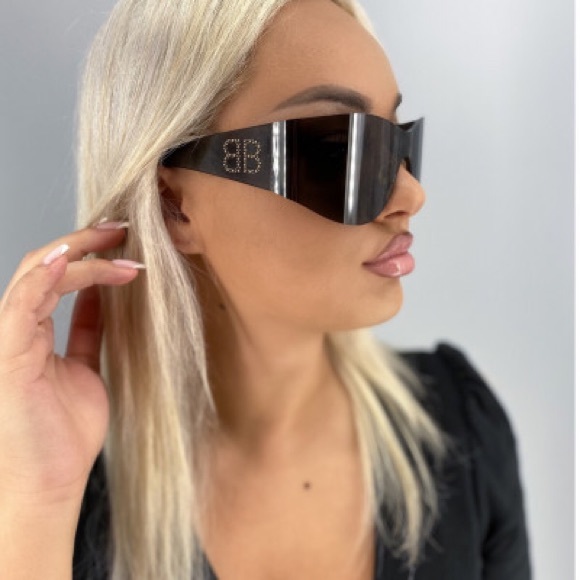 Balenciaga Accessories - New - Balenciaga BB0122s 004 Women's Black Mask Round Sunglasses